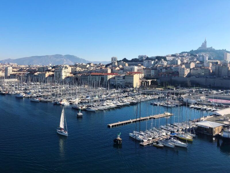 marseille-the-old-port-and-le-panier
