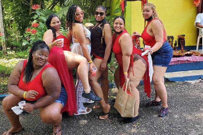 martha-brae-bamboo-river-rafting-with-transportation