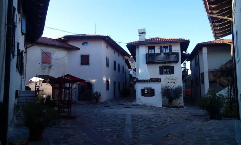 martno: Village Walking Tour with Local Guide - Discovering Martno: A Village Steeped in History and Charm