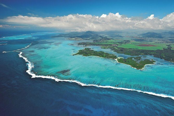 Marvelous Ile aux Cerf island: Speed Boat, Parasailing, Lunch & GRSE waterfall - Who Will Love This Tour?