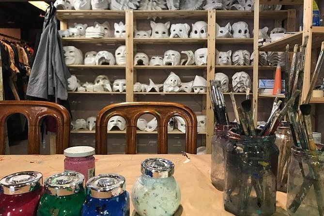 mask-workshop-paint-your-own-venetian-mask-in-venice-italy