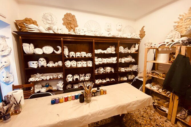 mask-workshop-paint-your-own-venetian-mask-in-venice-italy