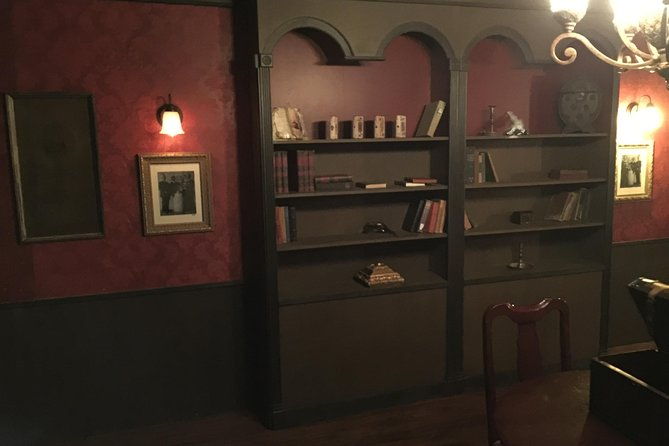 master-of-illusions-magic-paranormal-escape-room-at-extreme-escape-san-antonio