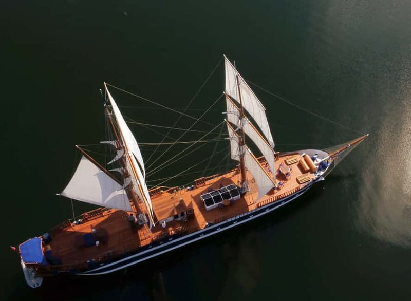 Masurian Lake District: The Wolfs Lair and Yacht Tour - The Yacht Cruise on Nadrwy Lake