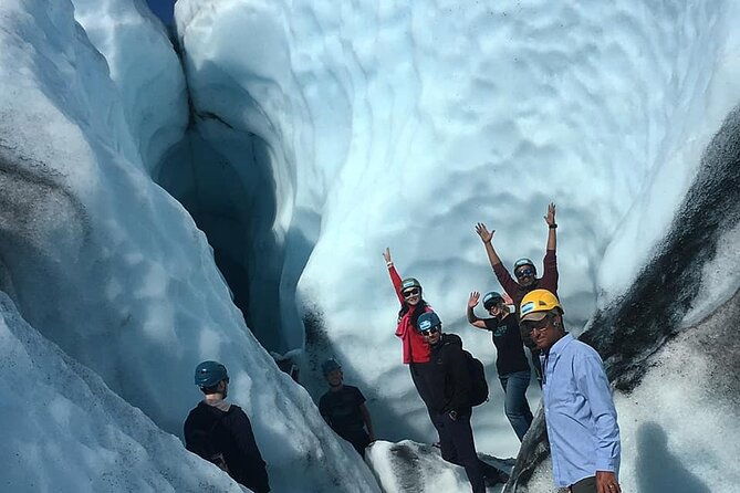 matanuska-glacier-winter-hike-and-tour-full-day