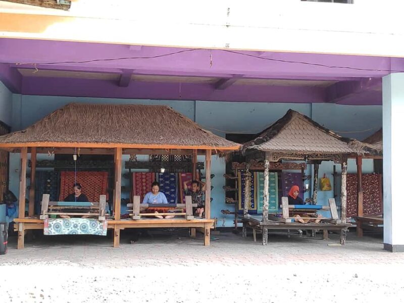 Mataram City Tour with Narmada Park & Lingsar Temple - Key Points