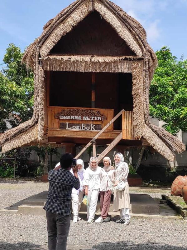 Mataram City Tour with Narmada Park & Lingsar Temple - A Detailed Look at the Itinerary and Experience