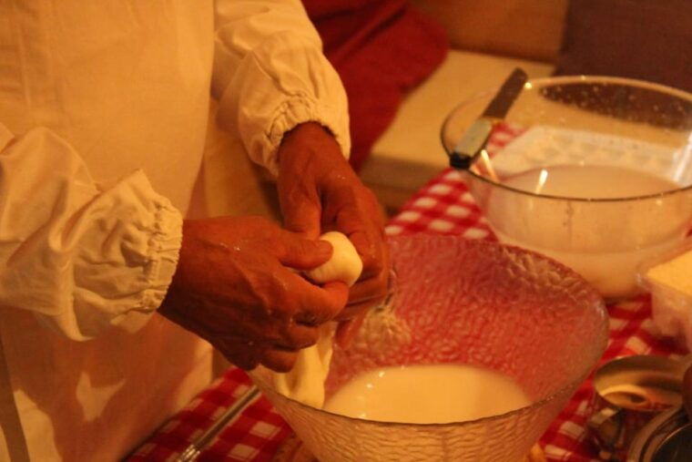 matera-mozzarella-and-cheese-tasting-with-a-cheesemaker