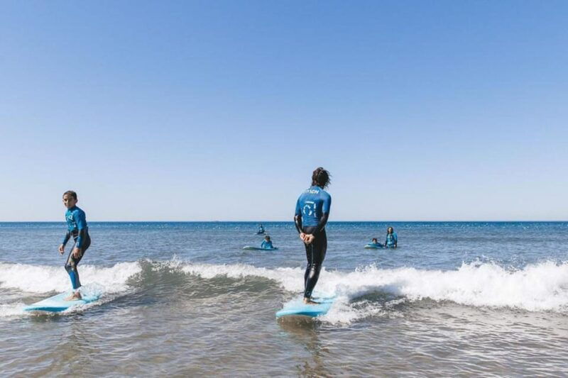matosinhos-best-surf-lesson-with-all-equipment
