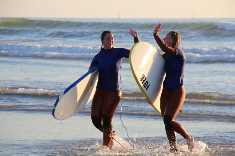 matosinhos-surfing-lesson-with-equipment
