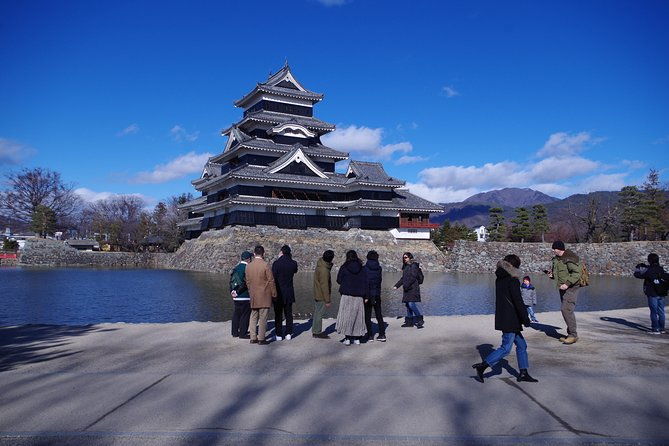 matsumoto-castle-sake-food-walking-tour-in-nagano-2