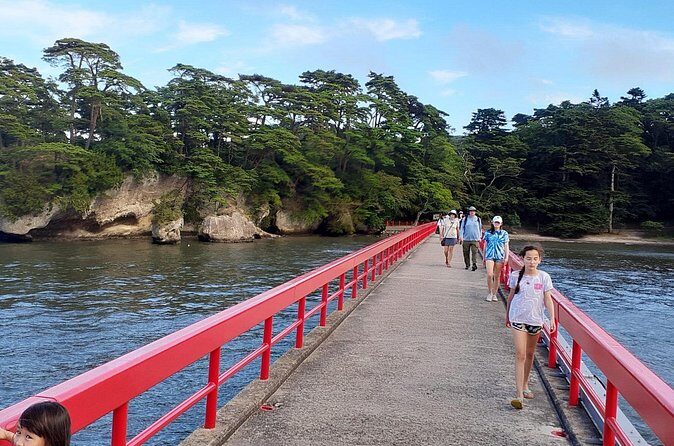 Matsushima Bay, Islands and Seafood Market day tour from Tokyo - The Experience from a Traveler’s Perspective