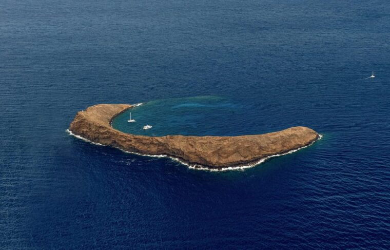 maui-and-molokai-spectacular-helicopter-tour