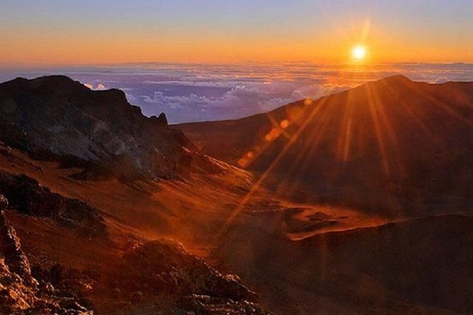 maui-private-vip-air-tour-volcano-crater-haleakala-2-5-max