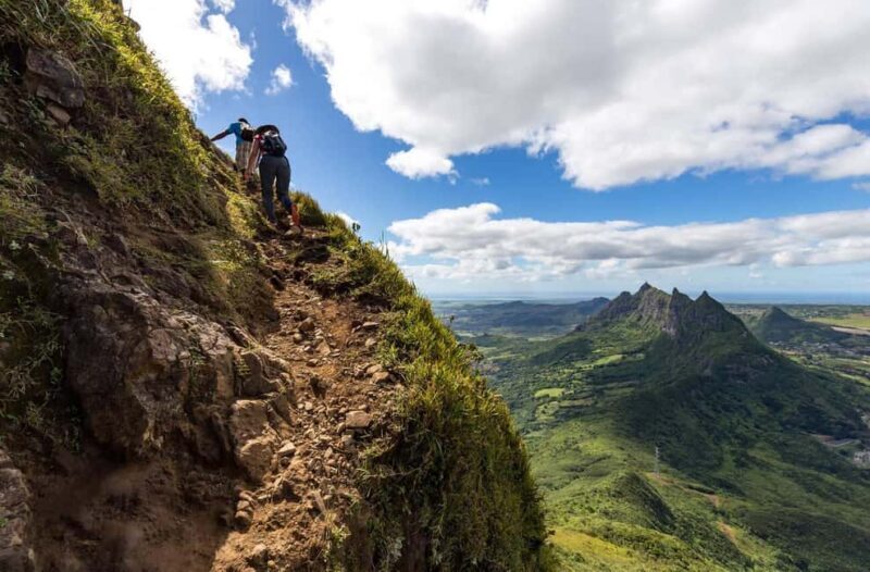 Mauritius: Le Pouce Guided Hiking Experience with a local - Mauritius: Le Pouce Guided Hiking Experience with a Local