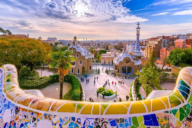 max-6-people-full-day-tour-barcelona-sagrada-familia-parc-guell