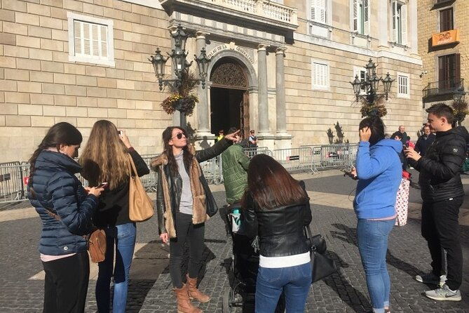 max-6-people-full-day-tour-barcelona-sagrada-familia-parc-guell