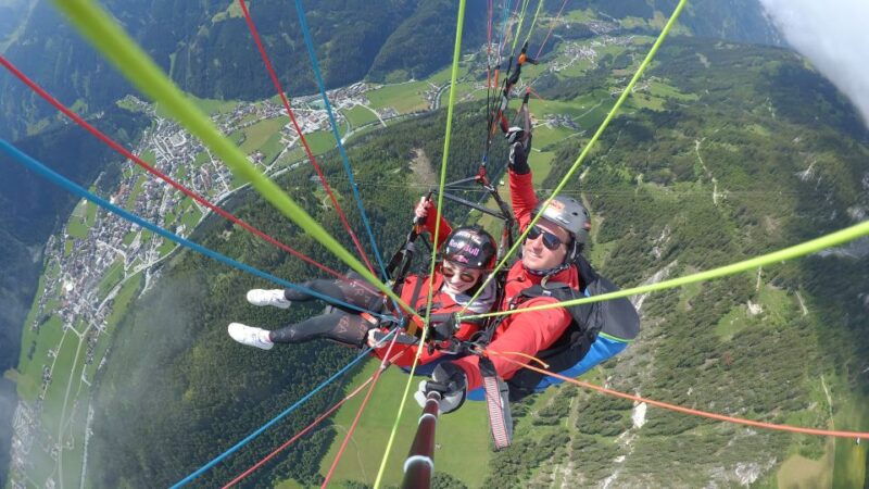 mayrhofen-paragliding-adventure-with-soaring-views