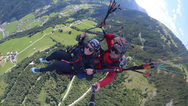 mayrhofen-paragliding-adventure-with-soaring-views