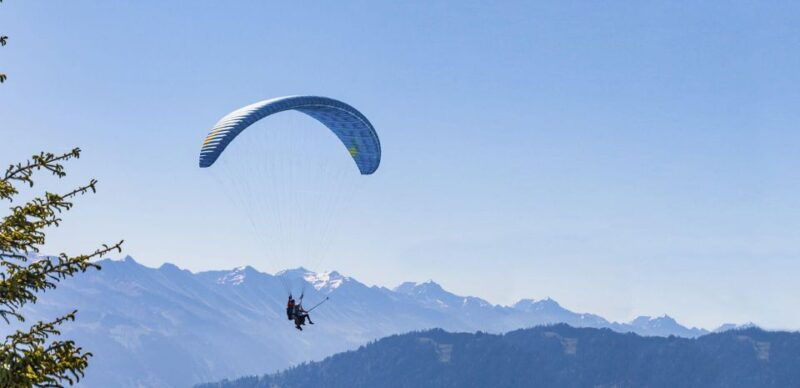mayrhofen-paragliding-flight-experience-over-mountains