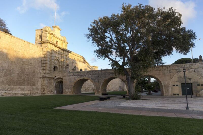 mdina-and-rabat-private-walking-tour-with-local-pastizzi