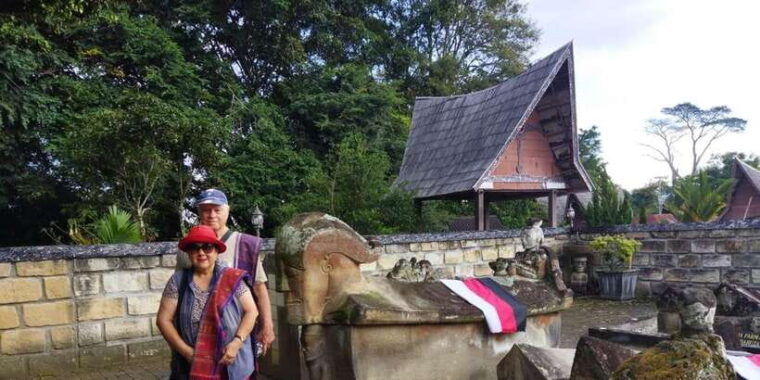 medan-4-days-3-nights-lake-toba-tour-package-include-hotels