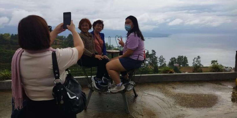 medan-4-days-3-nights-lake-toba-tour-package-include-hotels