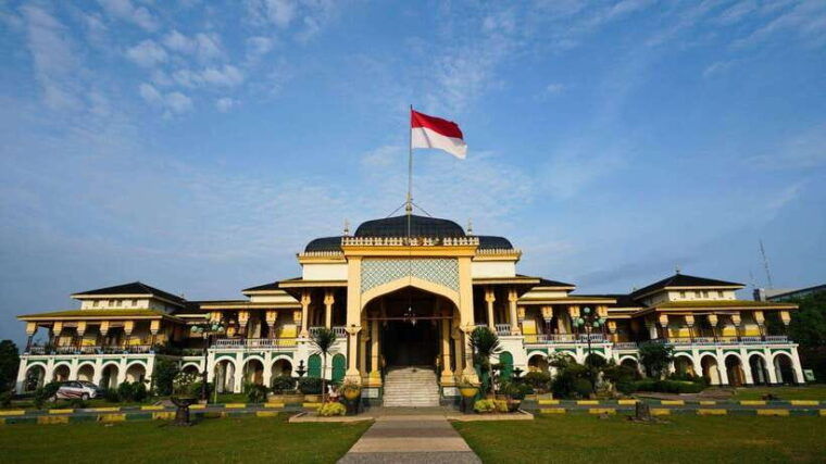 medan-highlights-city-sightseeing-guided-group-tour