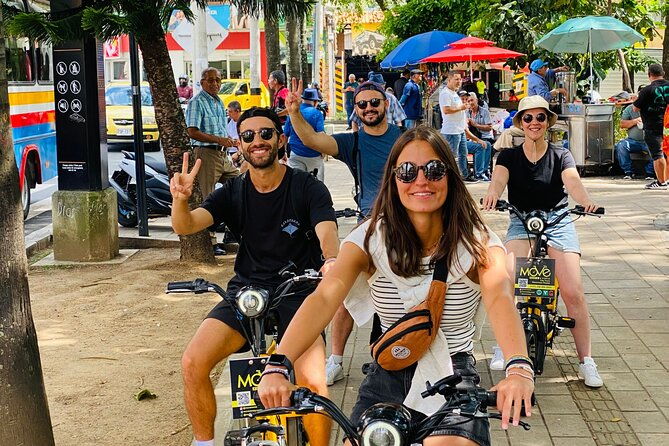 medellin-by-electric-bike-center-market-comuna-13