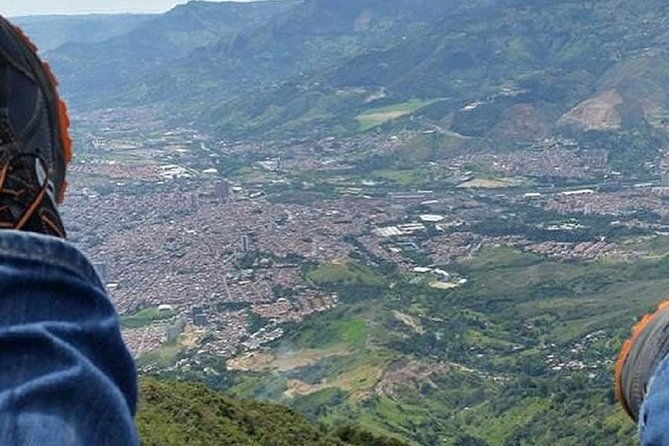 medellin-city-tour-including-paragliding-and-food-tasting