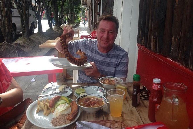 medellin-city-tour-including-paragliding-and-food-tasting