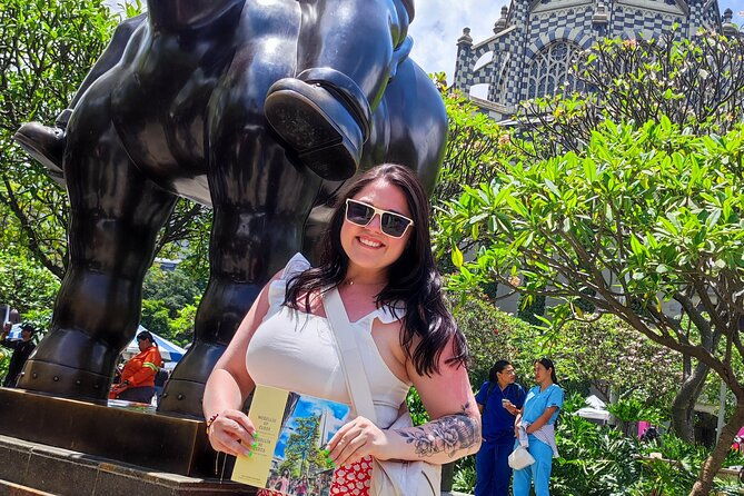 medellin-city-tour-with-artistic-book-included