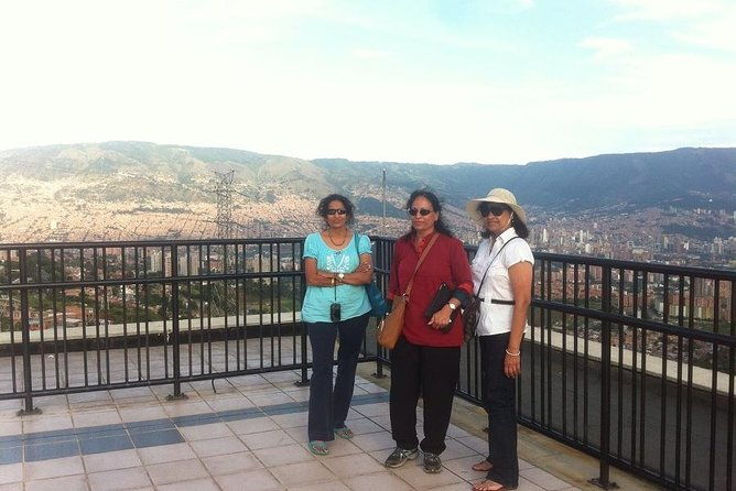 medellin-city-tour-with-cable-car-lunch-and-fernando-boteros