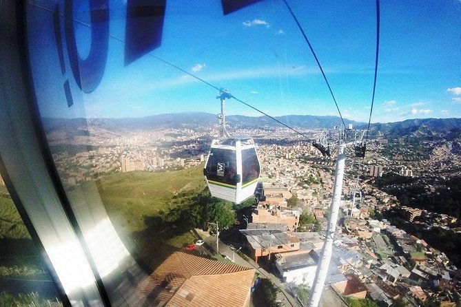 medellin-city-tour-with-cable-car-lunch-and-fernando-boteros