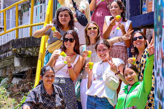 medellin-communal-tour-13-with-snacks-and-your-own-graffity