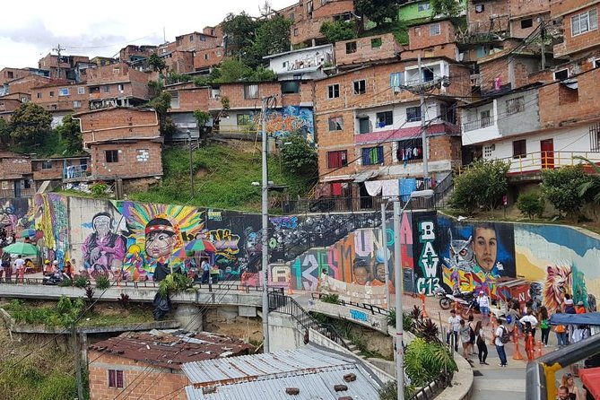 medellin-comuna-13-private-tour-2