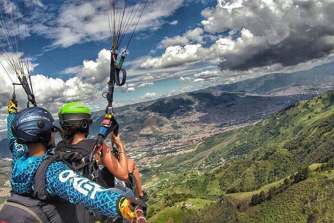 medellin-extreme-paragliding-and-atv
