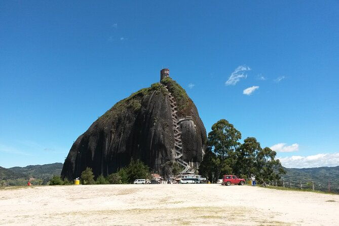 medellin-guatape-and-el-penol-private-tour-8-hrs