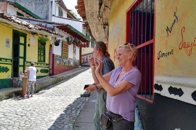 medellin-guatape-and-el-penol-private-tour-8-hrs