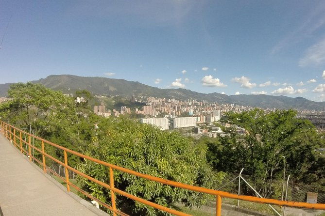medellin-tour-with-fernando-boteros-street-art-and-food-tour