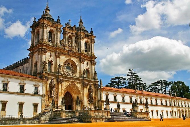 medieval-knights-templar-and-alcobaca-private-day-trip-from-lisbon