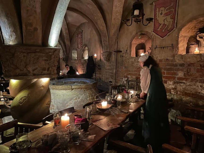 Medieval Nights: Drink, Snack tasting & Guided Adventure - Key Points