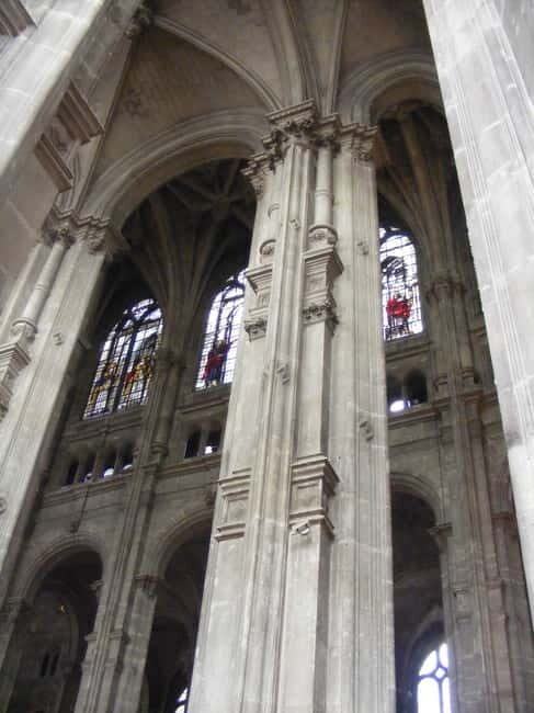 Medieval Paris Private 2h Walking Tour - Key Points