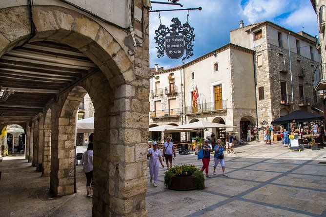 medieval-three-villages-small-group-day-trip-from-barcelona