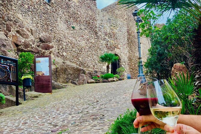 medieval-village-walking-tour-with-aperitif-in-castelsardo
