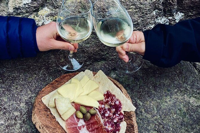 medieval-village-walking-tour-with-aperitif-in-castelsardo