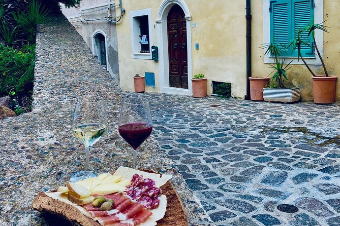 medieval-village-walking-tour-with-aperitif-in-castelsardo
