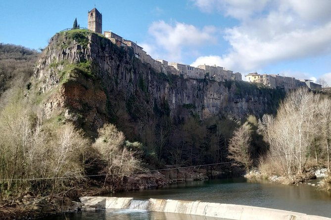 medieval-villages-la-garrotxa-volcanic-zone-hiking-small-group-tour