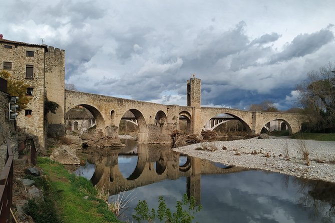 medieval-villages-la-garrotxa-volcanic-zone-hiking-small-group-tour