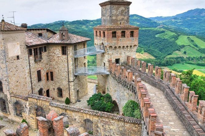 medieval-villages-tour-cremona-stradivaris-town-from-milan